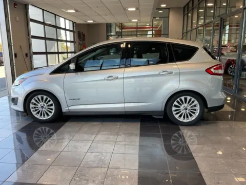 More photos of 2017 Ford C-Max Hybrid SE at Jay Wolfe Toyota, MO