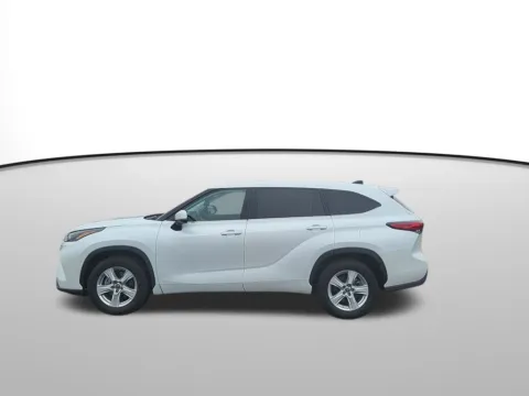 Photos of 2023 Toyota Highlander LE for sale in Moses Lake, WA at Chevrolet of Moses Lake