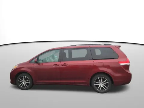 Photos of 2011 Toyota Sienna LE for sale in Moses Lake, WA at Chevrolet of Moses Lake