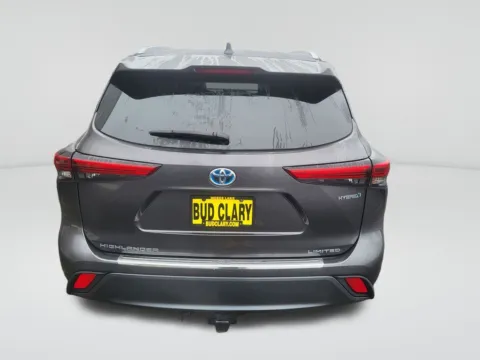More photos of 2021 Toyota Highlander Hybrid Limited at Bud Clary Chevrolet of Moses Lake, WA