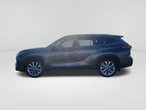Another view of 2021 Toyota Highlander Hybrid Limited for sale in Moses Lake, WA at Bud Clary Chevrolet of Moses Lake