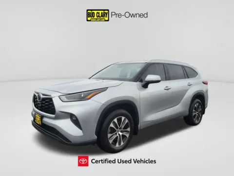 Gray 2023 Toyota Highlander XLE for sale in Moses Lake, WA