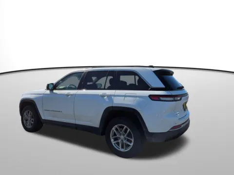 Another view of 2024 Jeep Grand Cherokee Laredo for sale in Moses Lake, WA at Bud Clary Chevrolet of Moses Lake