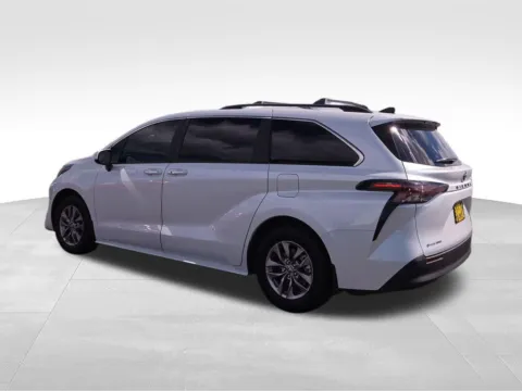 Another view of 2025 Toyota Sienna XLE for sale in Moses Lake, WA at Bud Clary Chevrolet of Moses Lake