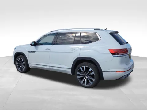 Another view of 2022 Volkswagen Atlas 3.6L V6 SEL Premium R-Line for sale in Moses Lake, WA at Bud Clary Chevrolet of Moses Lake