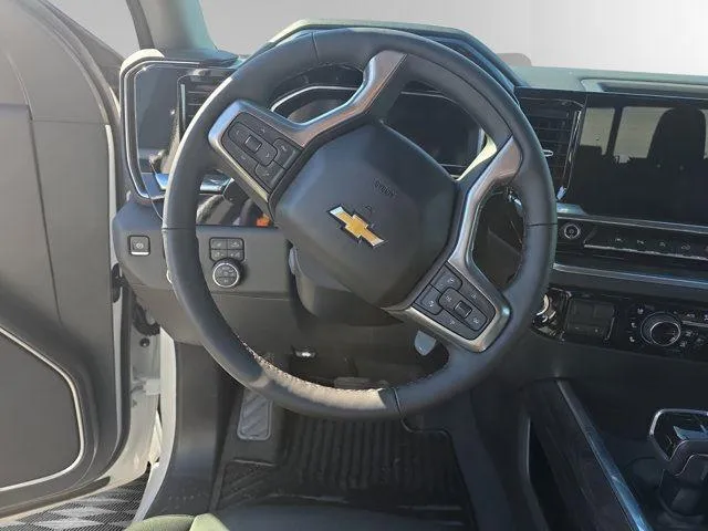 2025 Chevrolet Silverado 1500 LTZ - Photo 12