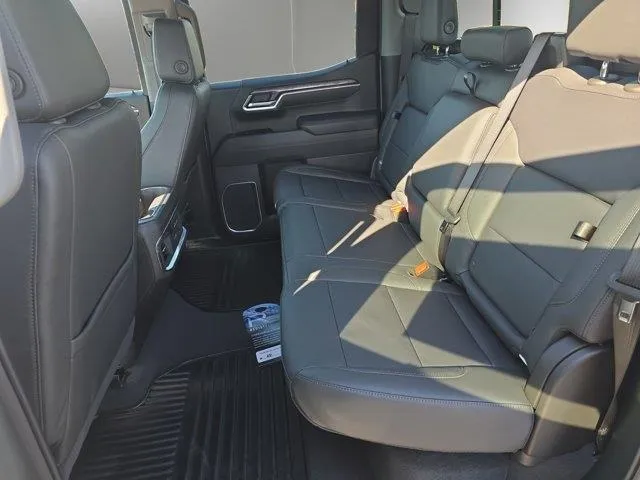 2025 Chevrolet Silverado 1500 LTZ - Photo 13