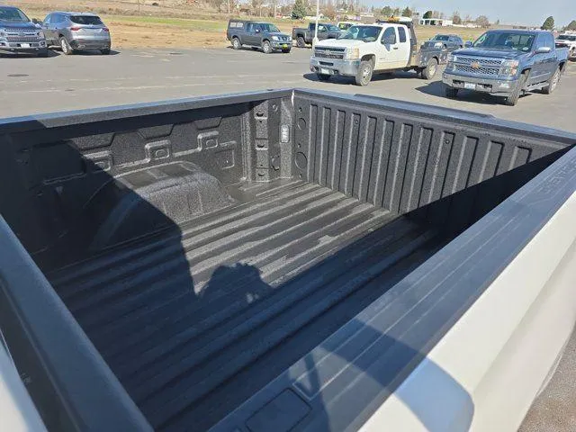 2025 Chevrolet Silverado 1500 LTZ - Photo 15