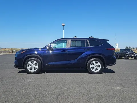 Photos of 2023 Toyota Highlander Hybrid LE for sale in Moses Lake, WA at Chevrolet of Moses Lake