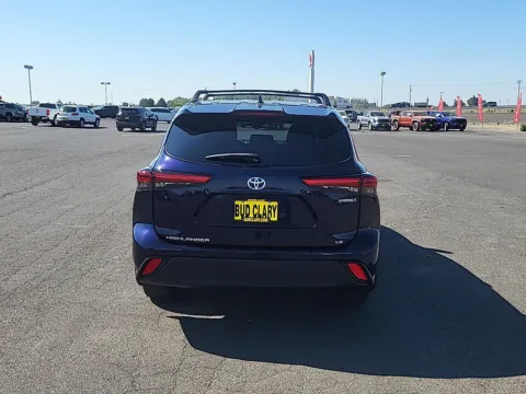 More photos of 2023 Toyota Highlander Hybrid LE at Chevrolet of Moses Lake, WA