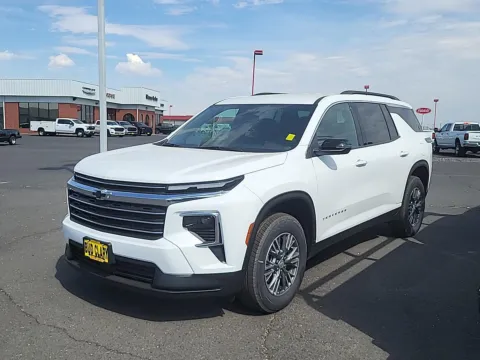 Photos of 2025 Chevrolet Traverse FWD LT for sale in Moses Lake, WA at Chevrolet of Moses Lake