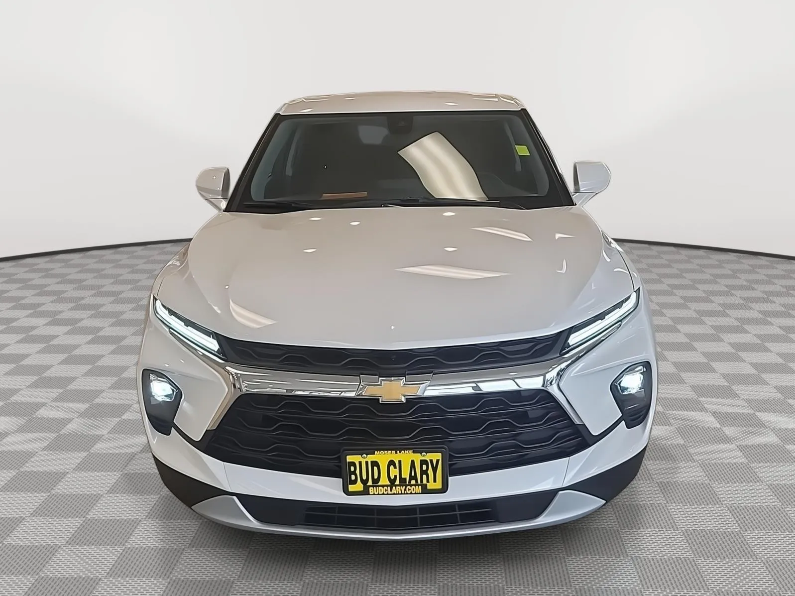 Gray 2025 Chevrolet Trax LT for sale in Moses Lake, WA