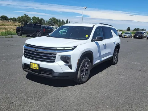 Photos of 2025 Chevrolet Traverse FWD LT for sale in Moses Lake, WA at Chevrolet of Moses Lake