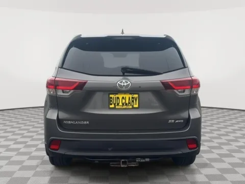 More photos of 2019 Toyota Highlander SE at Chevrolet of Moses Lake, WA