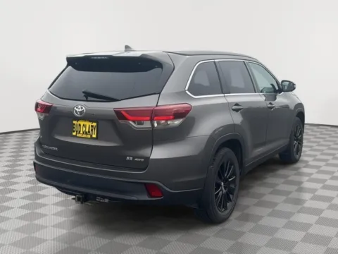 More photos of 2019 Toyota Highlander SE at Chevrolet of Moses Lake, WA