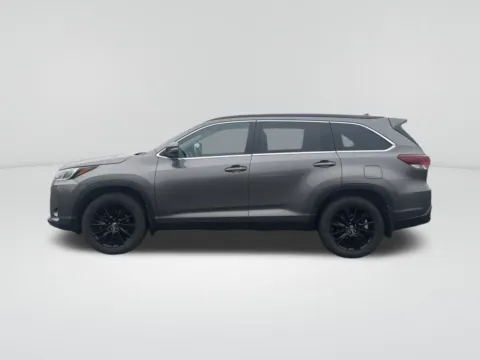 Photos of 2019 Toyota Highlander SE for sale in Moses Lake, WA at Chevrolet of Moses Lake
