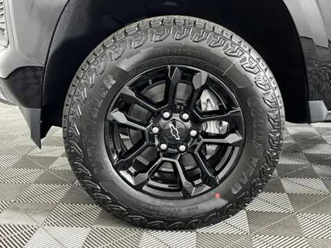 More photos of 2025 Chevrolet Colorado Z71 at Chevrolet of Moses Lake, WA