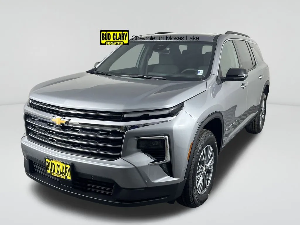 Gray 2025 Chevrolet Traverse LT for sale in Moses Lake, WA