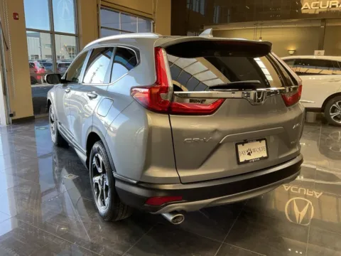 More photos of 2019 Honda CR-V Touring at Jay Wolfe Acura, MO