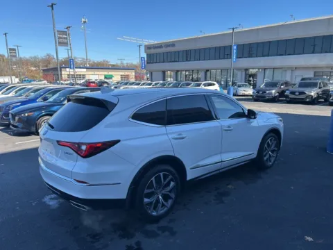 More photos of 2023 Acura MDX w/Technology Package at Jay Wolfe Acura, MO