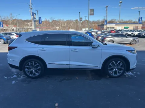 More photos of 2023 Acura MDX w/Technology Package at Jay Wolfe Acura, MO
