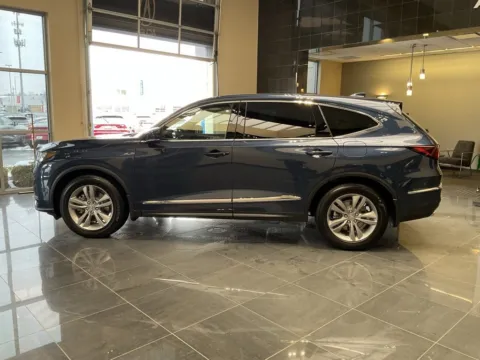 More photos of 2025 Acura MDX at Jay Wolfe Acura, MO
