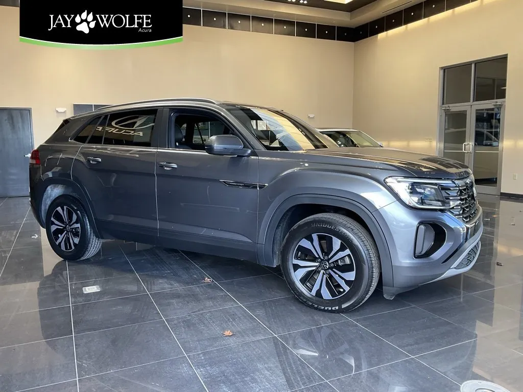 Gray 2024 Volkswagen Atlas Cross Sport 2.0T SE for sale in Kansas City, MO