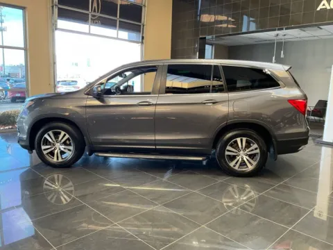 More photos of 2016 Honda Pilot EX-L at Jay Wolfe Acura, MO