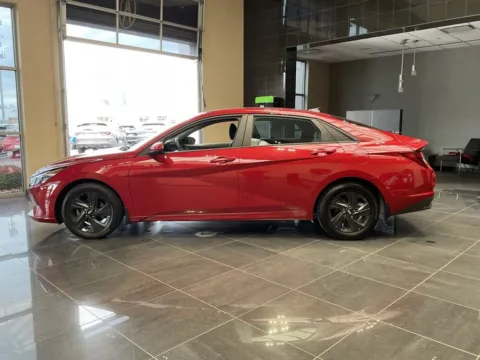 More photos of 2022 Hyundai Elantra SEL at Jay Wolfe Acura, MO