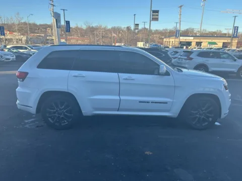 More photos of 2018 Jeep Grand Cherokee High Altitude at Jay Wolfe Acura, MO