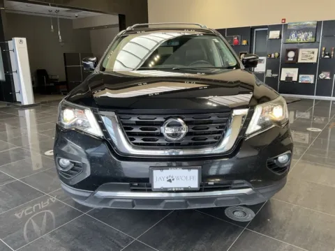 Photos of 2018 Nissan Pathfinder SL for sale in Kansas City, MO at Jay Wolfe Acura