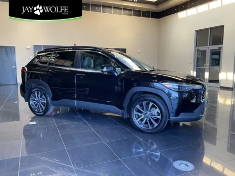 Black 2024 Toyota Corolla Cross XLE for sale in Kansas City, MO