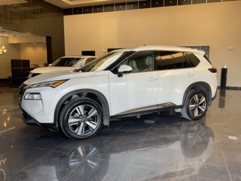 More photos of 2023 Nissan Rogue SL at Jay Wolfe Acura, MO