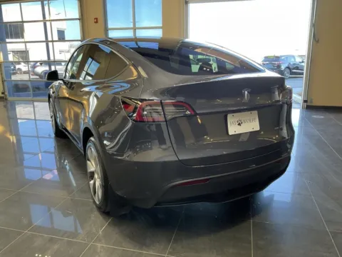 More photos of 2023 Tesla Model Y Long Range at Jay Wolfe Acura, MO
