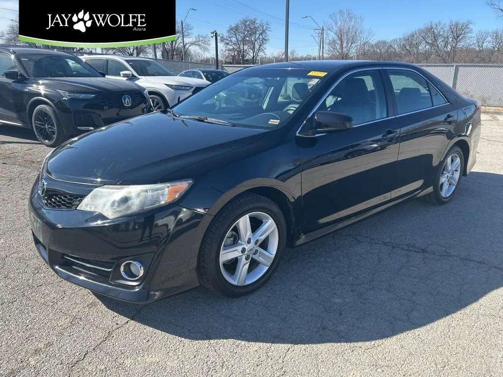 Black 2013 Toyota Camry XLE for sale in Kansas City, MO