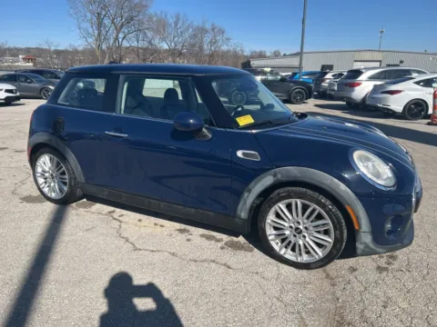 More photos of 2015 MINI Cooper Hardtop at Jay Wolfe Acura, MO