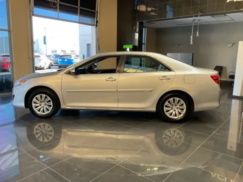 More photos of 2013 Toyota Camry LE at Jay Wolfe Acura, MO