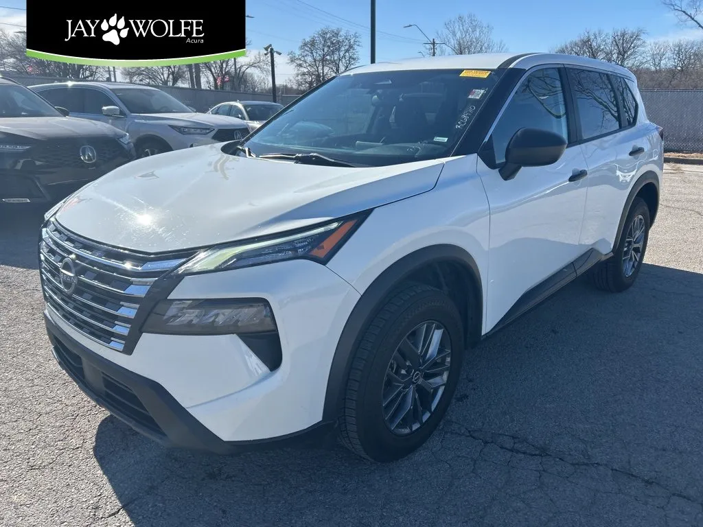 White 2024 Nissan Rogue S for sale in Kansas City, MO