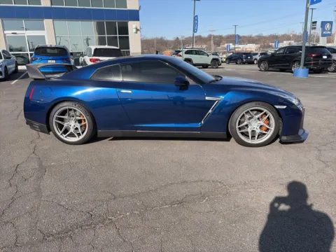 More photos of 2014 Nissan GT-R Premium at Jay Wolfe Acura, MO