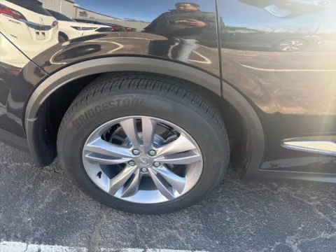 More photos of 2023 Acura MDX 3.5L at Jay Wolfe Acura, MO