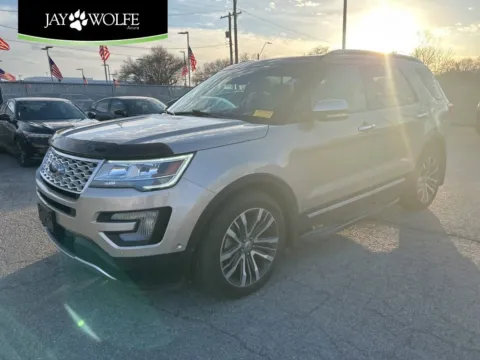 White 2017 Ford Explorer Platinum for sale in Kansas City, MO