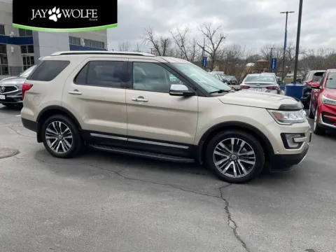 White 2017 Ford Explorer Platinum for sale in Kansas City, MO