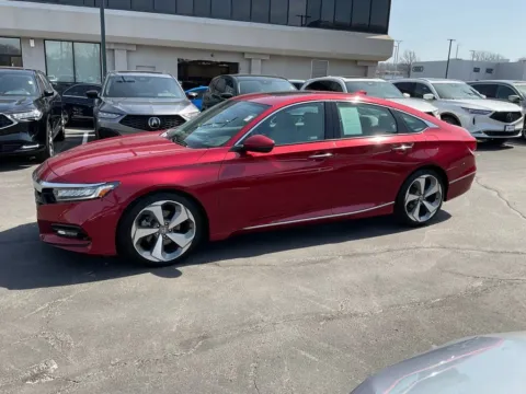 More photos of 2018 Honda Accord Sedan Touring 1.5T at Jay Wolfe Acura, MO