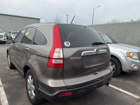 More photos of 2009 Honda CR-V EX-L at Jay Wolfe Acura, MO