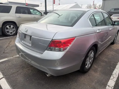 More photos of 2010 Honda Accord Sdn LX-P at Jay Wolfe Acura, MO