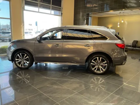 More photos of 2020 Acura MDX w/Advance Pkg at Jay Wolfe Acura, MO