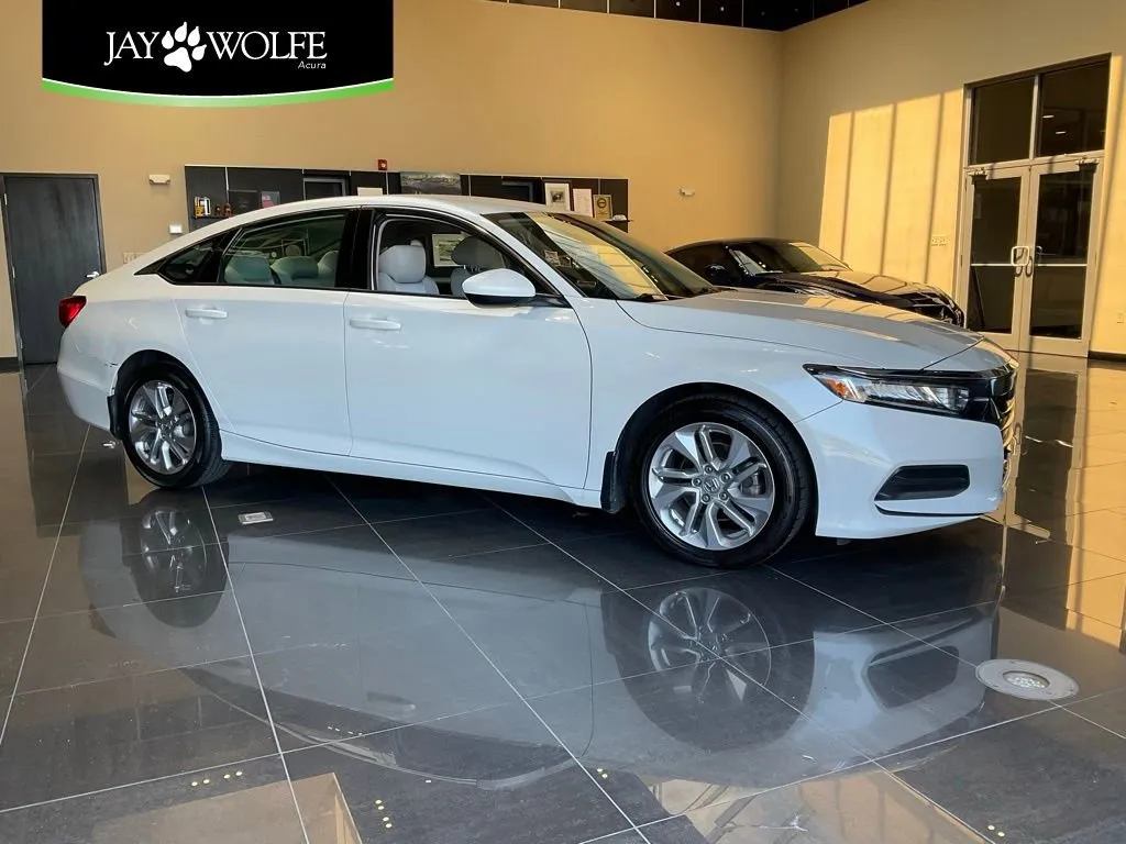 White 2019 Honda Accord Sedan LX 1.5T for sale in Kansas City, MO