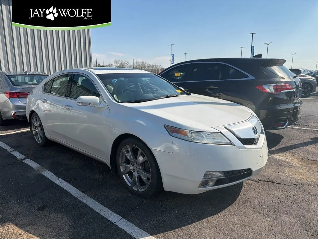 White 2010 Acura TL Tech HPT Auto for sale in Kansas City, MO