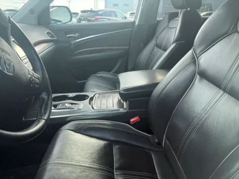 More photos of 2017 Acura MDX w/Advance Pkg at Jay Wolfe Acura, MO