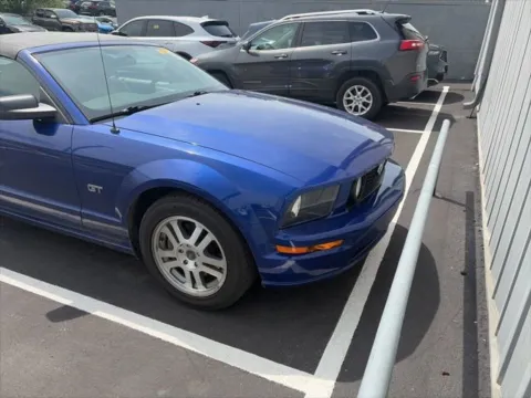 More photos of 2005 Ford Mustang GT Premium at Jay Wolfe Acura, MO